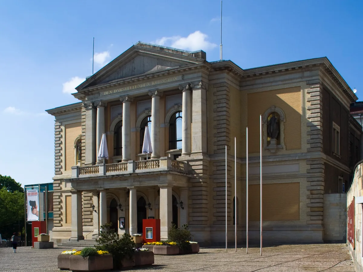 Bühnen Halle