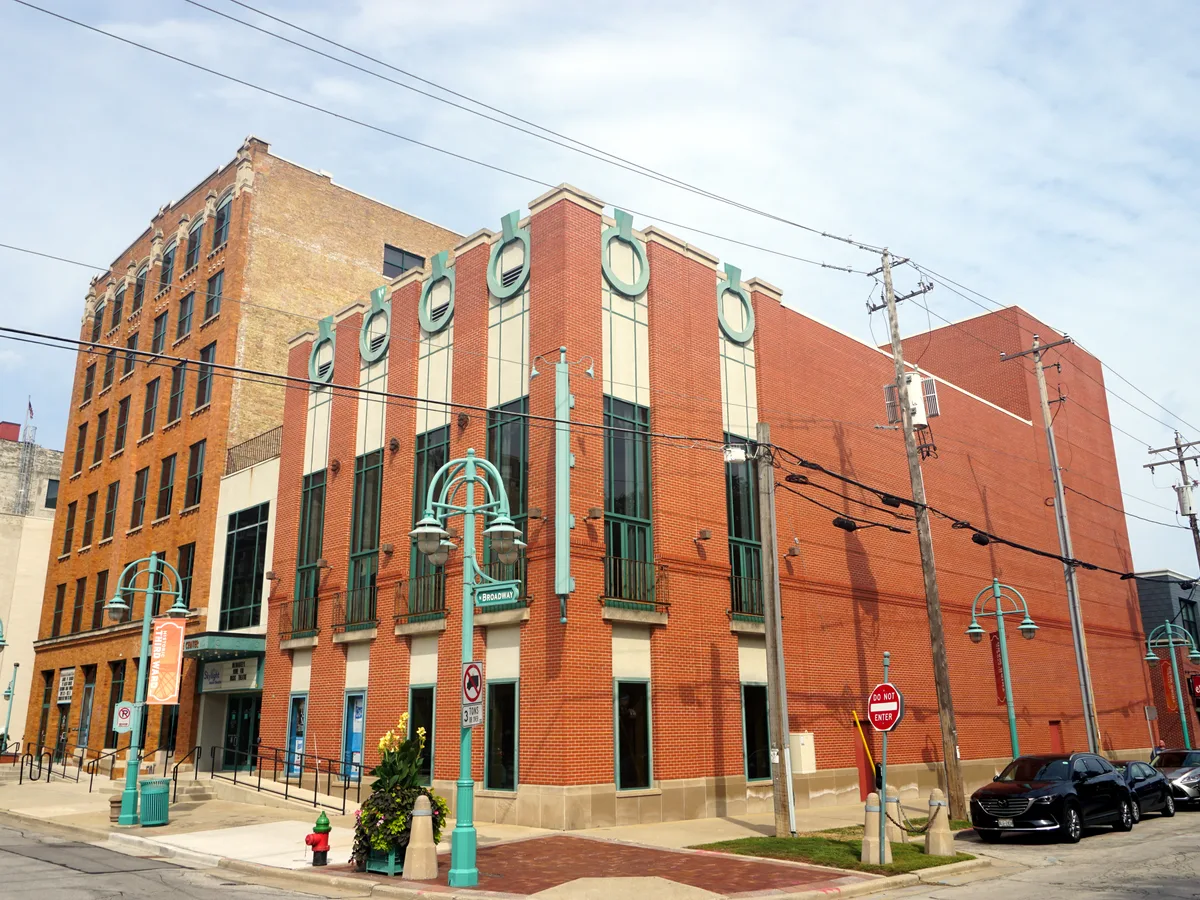 Skylight Music Theatre